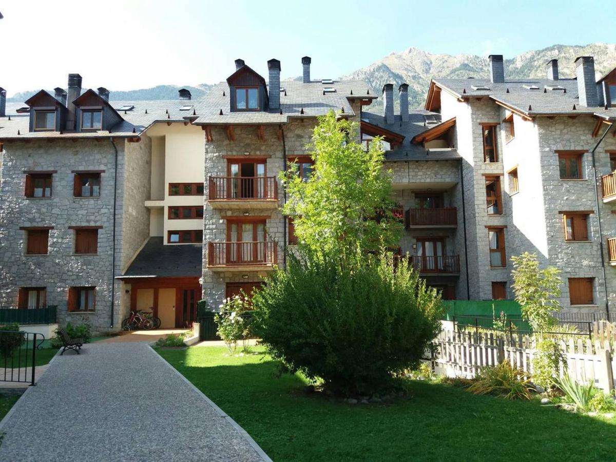 B25 - La Granja, Bajo Con Jardin - Villmor Apartment Benasque Exterior foto